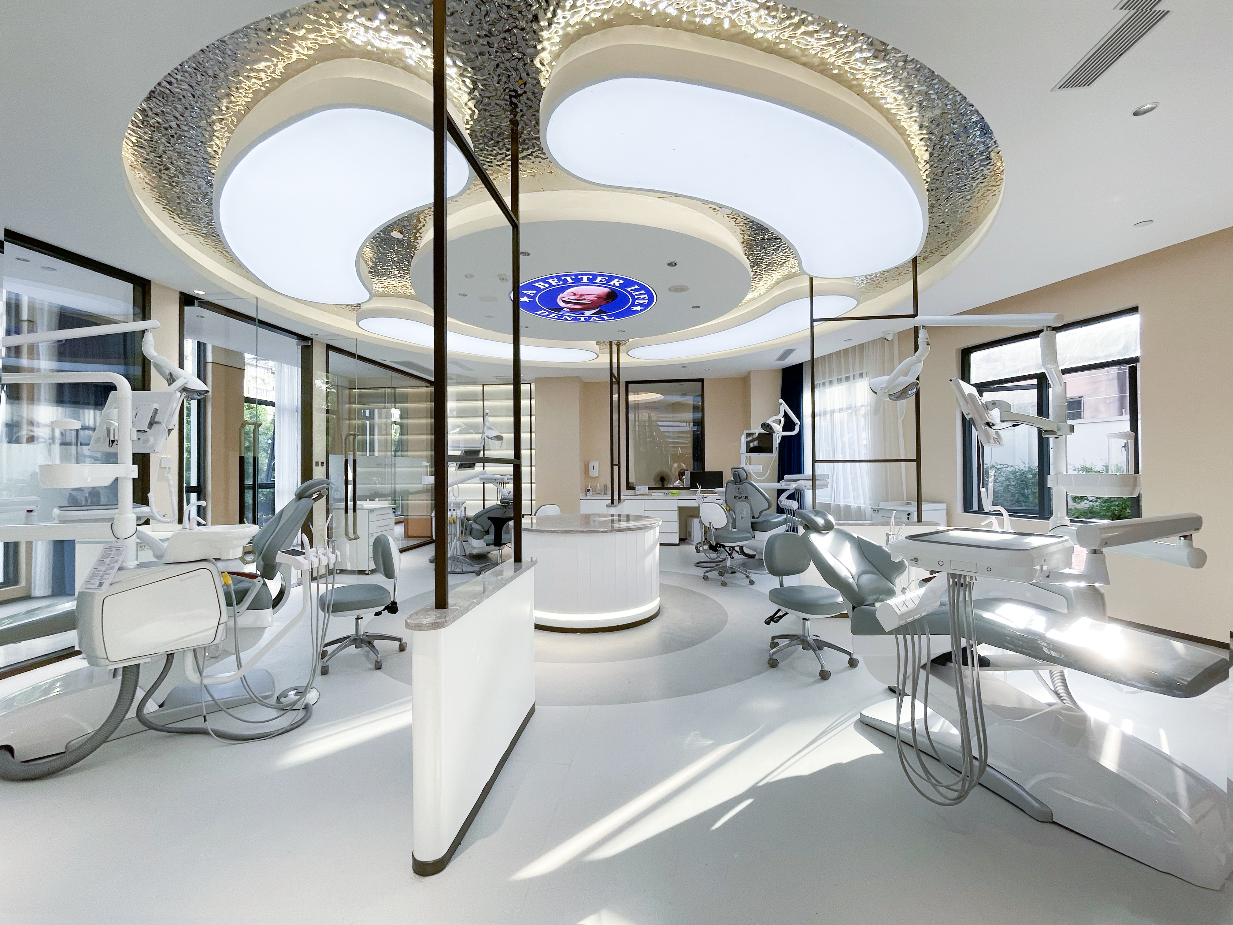 桂林柏乐口腔种植牙价格表：单颗1980起、全口30000起|附明细